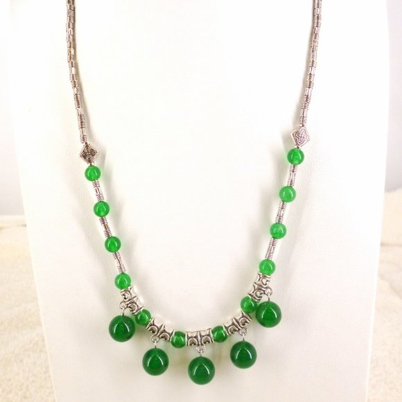Jewelry - Emerald Green Glass Bead Fringe Necklace Silver Tone Boho 18" - 21" NWOT Perfect